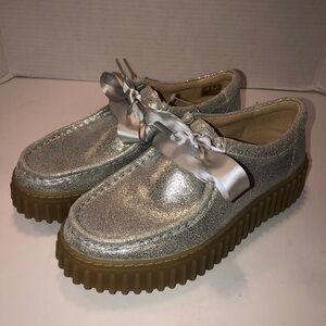 Clarks x Free People Torhill Bee Silver Leather Platform Creepers Moccasin sz 8